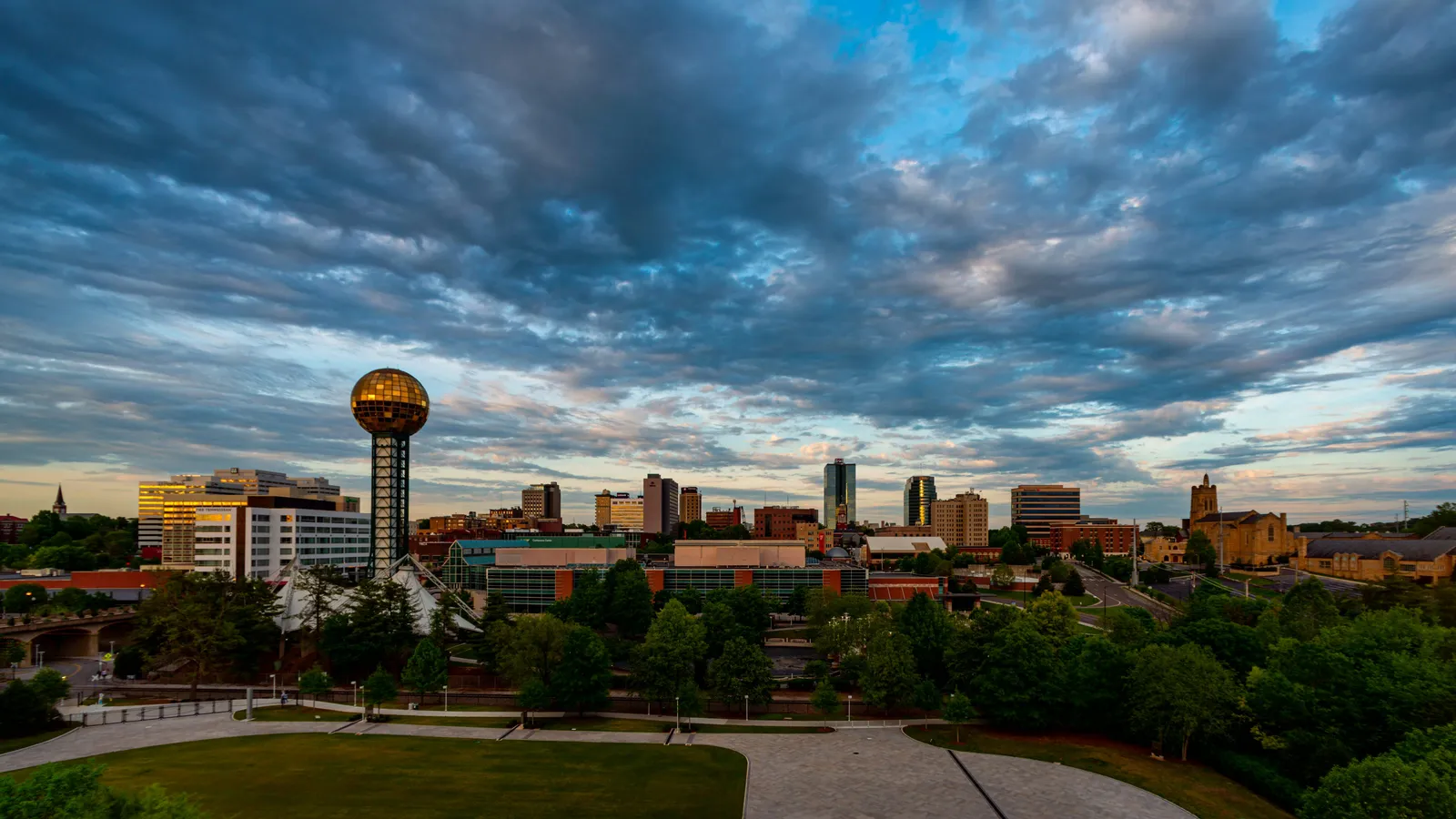 Knoxville skyline and Sunsphere