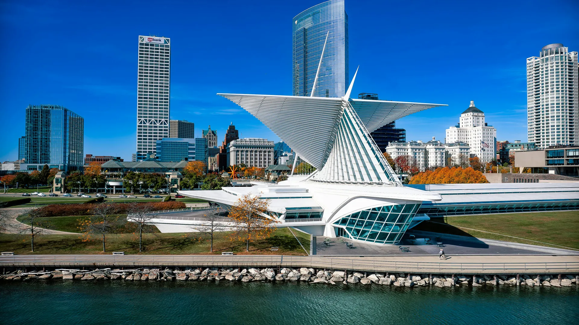 Milwaukee lakefront and museum district